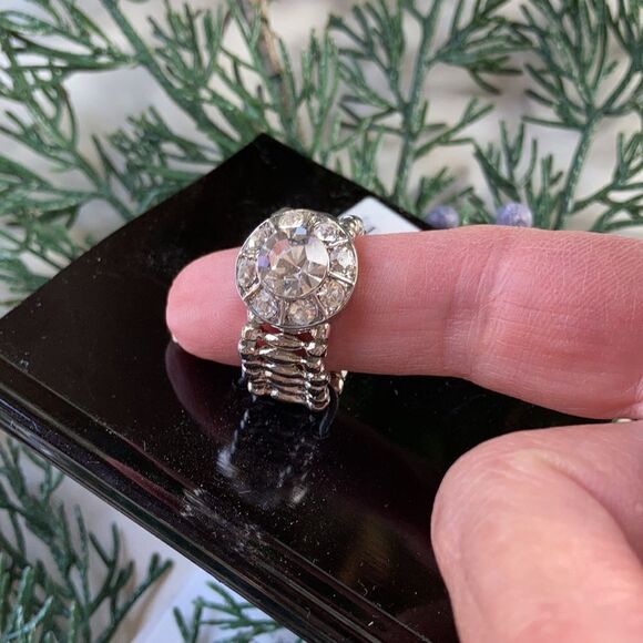 Cookie Lee Bundle Hostess Exclusive Crystal Necklace and Crystal Stretch Ring - Picture 3 of 12